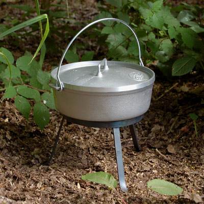 The Ray Mears Folding Trivet, in use with a Zebra Billy Can